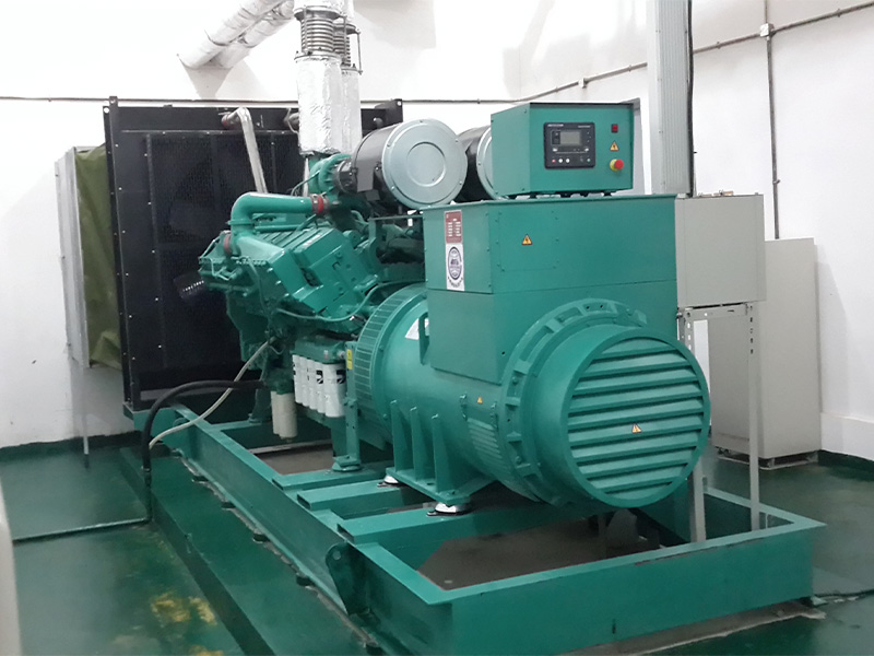 西昌沃爾瑪一臺800KW康明斯機房現(xiàn)場