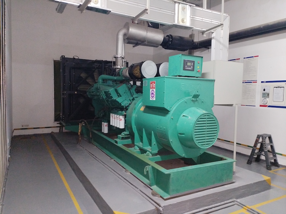 華西證券一臺1200KW原裝進口康明斯